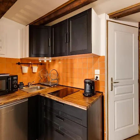 Apartment Le Cocooning - Small Of 20 Square Meter In The Heart Of